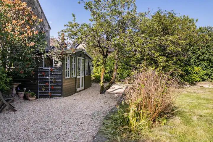 The Lodge - A Tranquil Escape Atworth Eksteriør billede